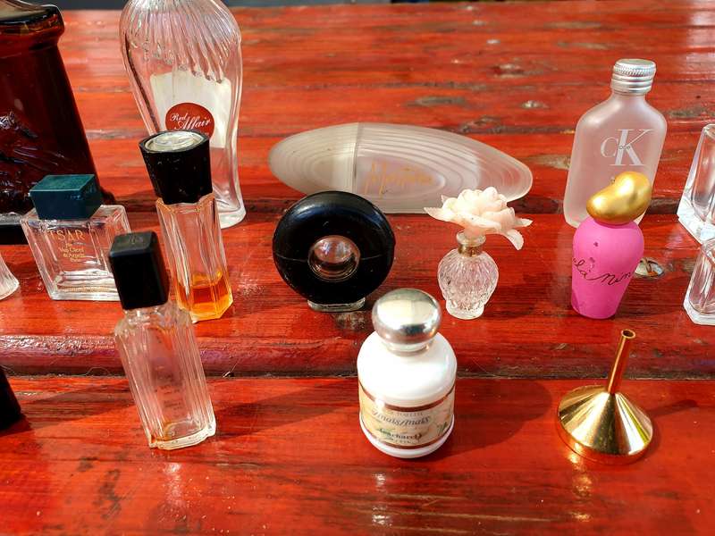 VERY CUTE COLLECTION OF SMALL  VINTAGE BOTTLES