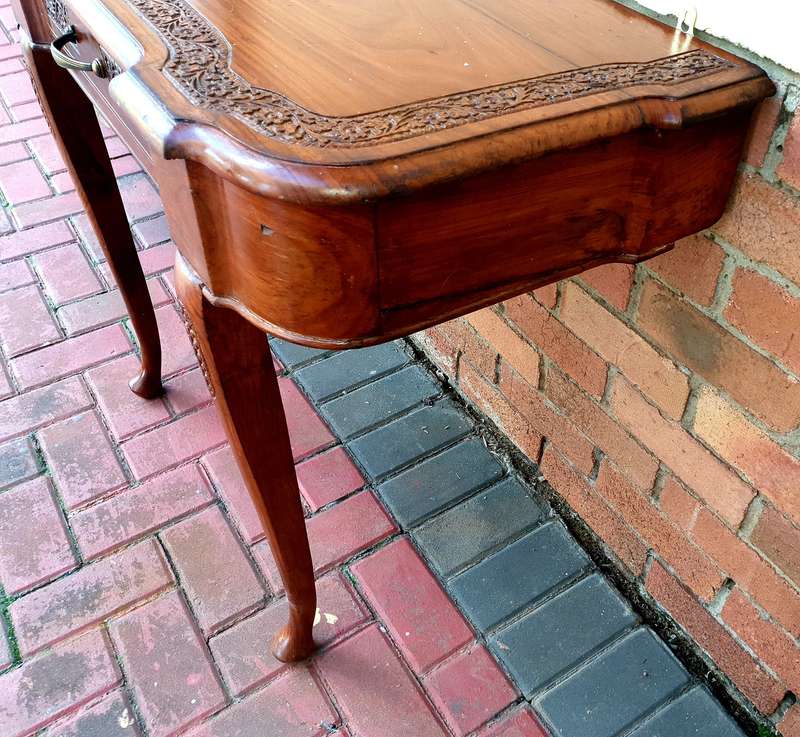 HAND CARVED WALL MOUNT SERVER 900 X 450 MM