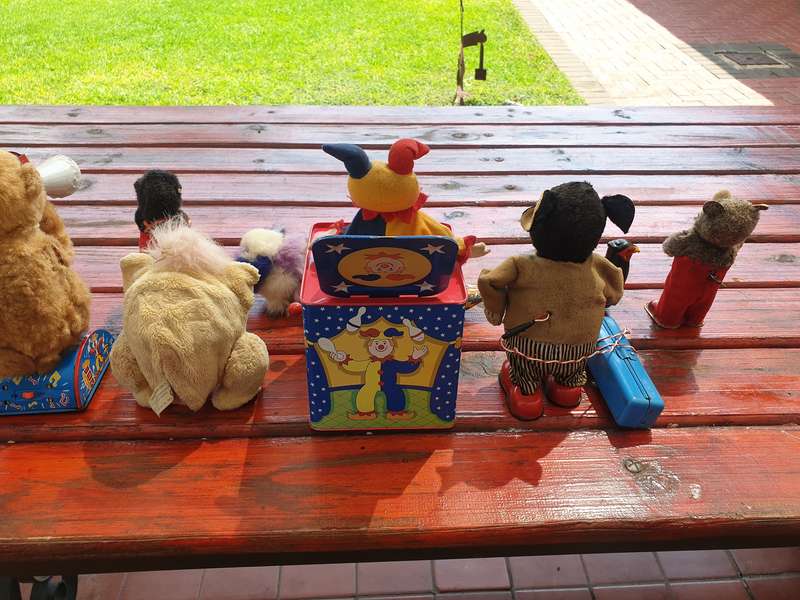 VINTAGE TOY COLLECTION, CLOCKWORK AND BATTERIES