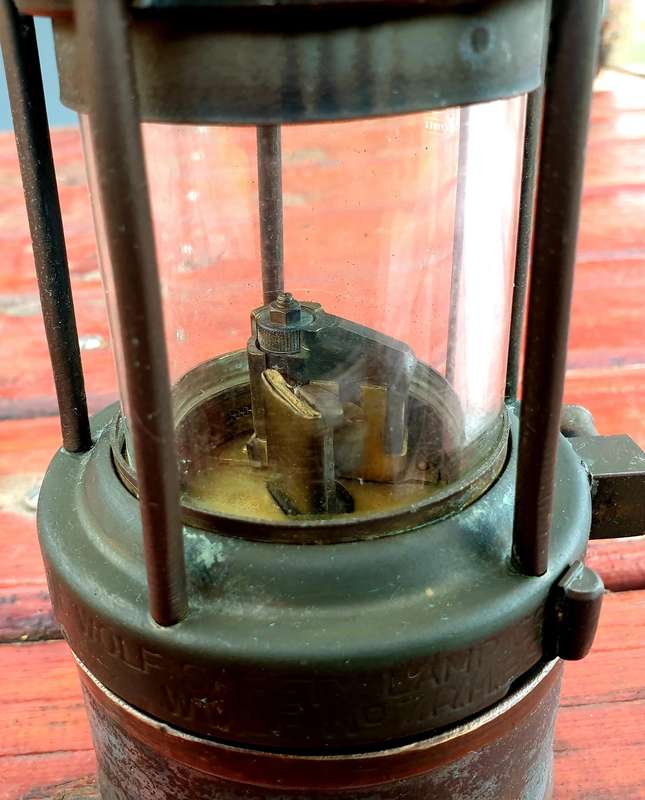 VINTAGE WOLF NO 7 MINING SAFETY LANTERN COMPLETE