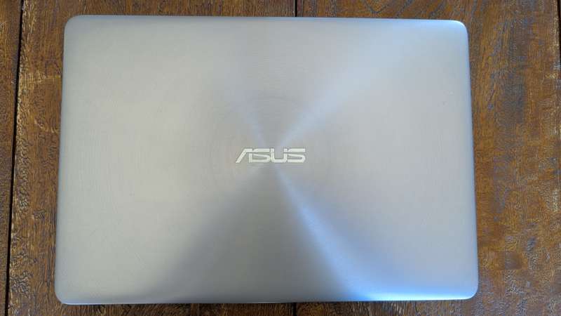 Asus UX330UA-FB287T 13.3"