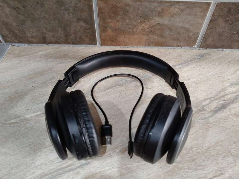 Volkano Phonic Headphones - Bluetooth and Wireless
