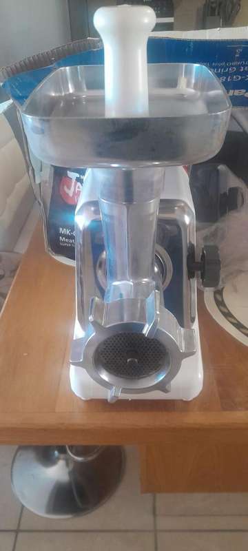 Electric meat grinder
