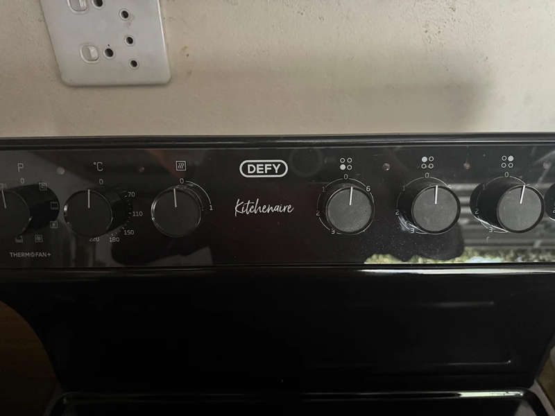 Defy Thermofan Kitchenaire Electric Stove (DSS697 )