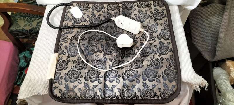 A Waterproof Cleanable Small/Child Electric Blanket/heating Pad