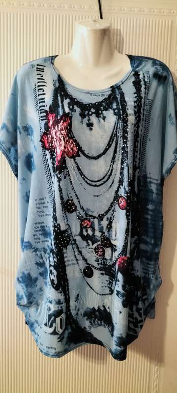 A Beautiful New Fashion Ladies Short Sleeve Top - Large (Nr 1)