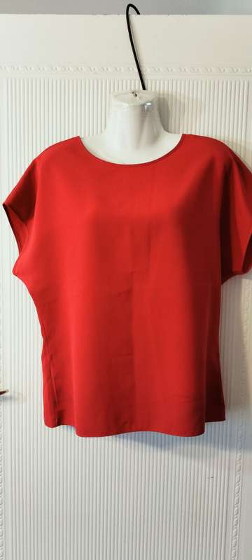 Beautiful Ladies Sleeveless Top - M - No Name (Nr4)