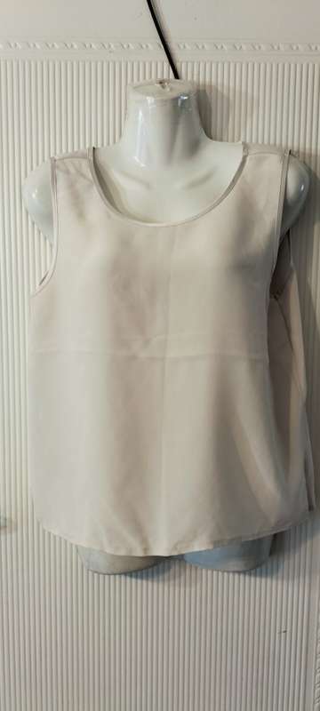 Beautiful Ladies Sleeveless Top - M - No Name (Nr5)