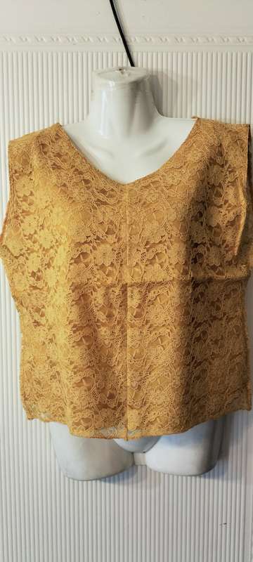 Beautiful Ladies Sleeveless Top - M - No Name (Nr20)