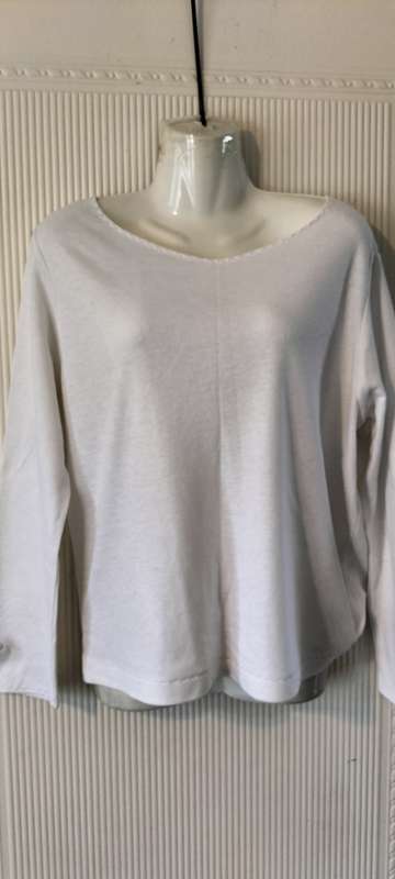 Beautiful No name Ladies Long Sleeve Top (Nr2). Medium