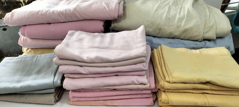 BULK Winter Linen of 26 items - (READ DESCRIPTION)
