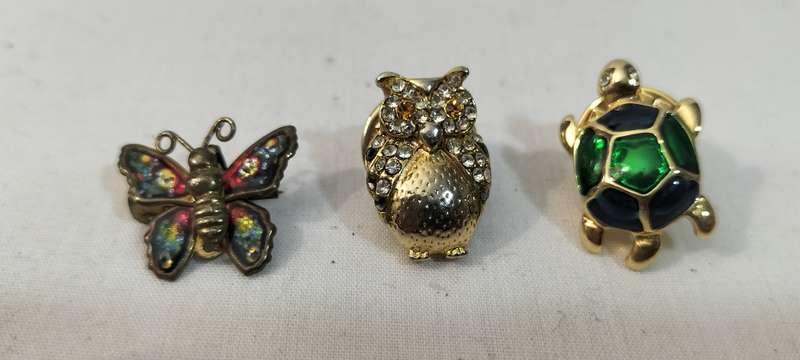 Magnificent 3 Circa 2000 Bejeweled Metal Rhinestone Collectors Brooches  (nr17)