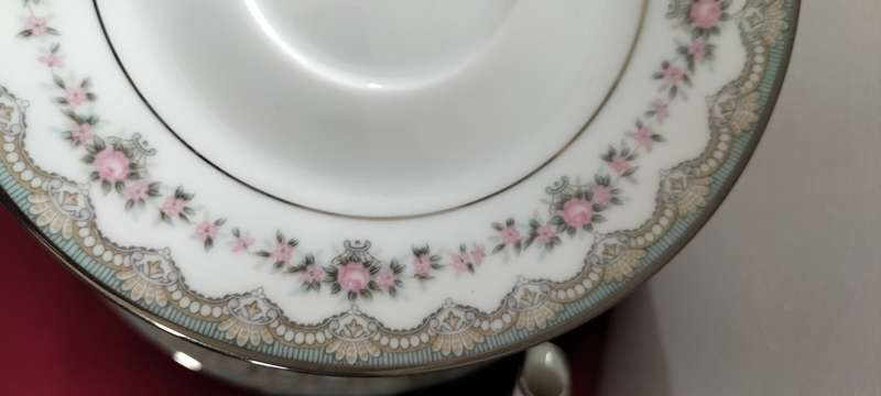 Magnificent 42 Piece Noritake Glenwood 5770  Tea Set (12 Setting) - Mint Condition
