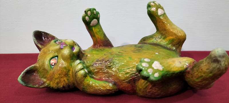 An Absolutely Magnificent Bohemian Hand Painted Cat (Nr2).