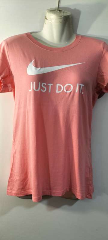 A Beautiful Nike Ladies Short Sleeve Top. (Nr18) S