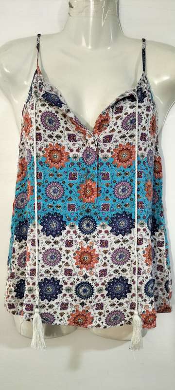 Uniti and Beyond Ladies Sleeveless Top. (Nr4). Small