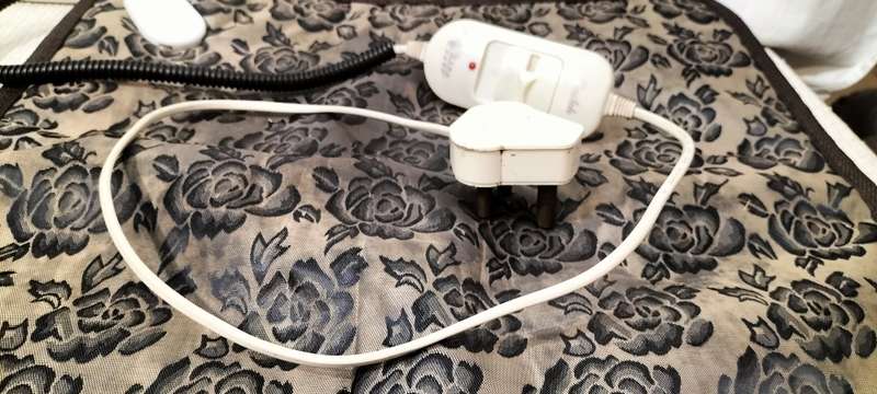A Waterproof Cleanable Small/Child Electric Blanket/heating Pad