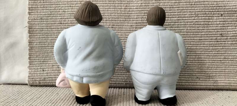 A Magnificent Pair of Rare L'aquilone '87 New York Figurines - Delicate Matt Porcelain