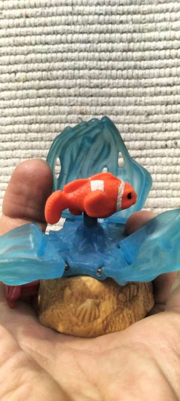 A Rare Finding Nemo Working Spinning Mcdonald's Toy. 7.5cm
