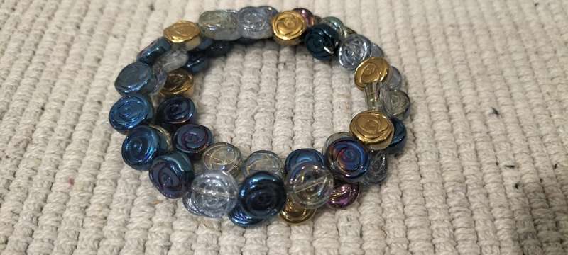 3 Ring Memory Electroplate Glass/Crystal Bracelet. (Nr1)