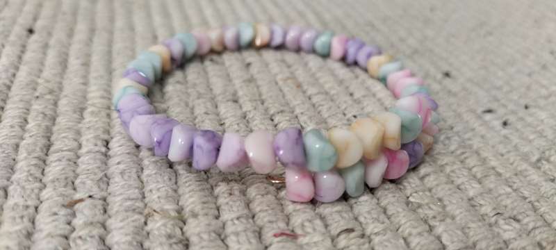 1 Ring Memory Coloured Opal Chips Bracelet. (Nr6)