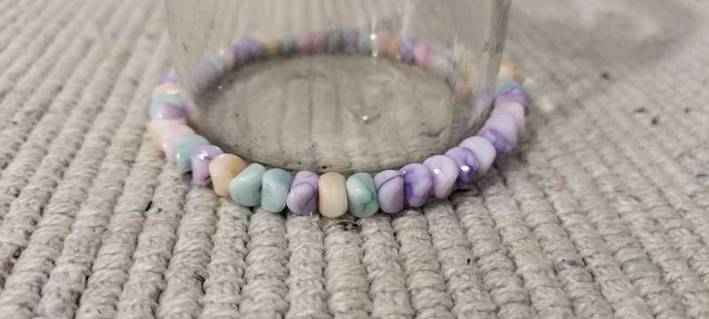 1 Ring Memory Coloured Opal Chips Bracelet. (Nr6)