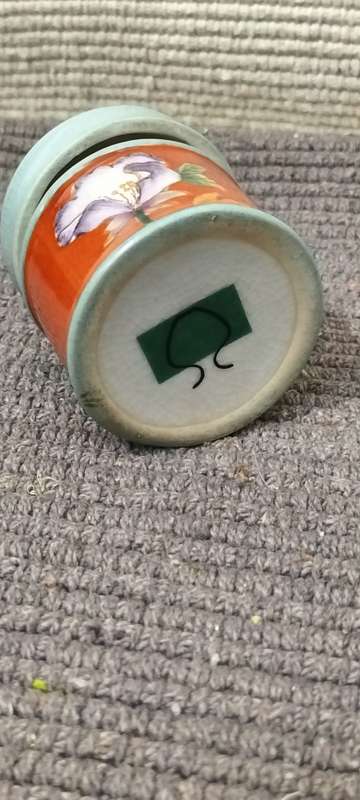 Stunning Circa 1990 Glazed Ceramic Lidded Trinket/Pill Holder (Nr2)