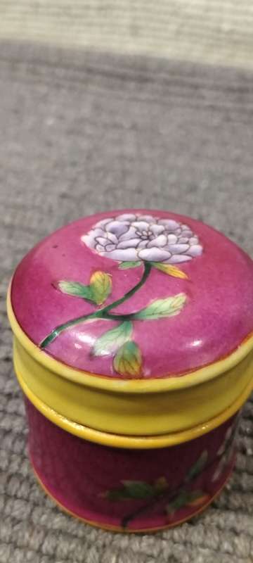 Stunning Circa 1990 Glazed Ceramic Lidded Trinket/Pill Holder (Nr3)