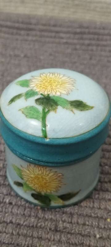 Stunning Circa 1990 Glazed Ceramic Lidded Trinket/Pill Holder (Nr4)