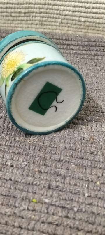 Stunning Circa 1990 Glazed Ceramic Lidded Trinket/Pill Holder (Nr4)