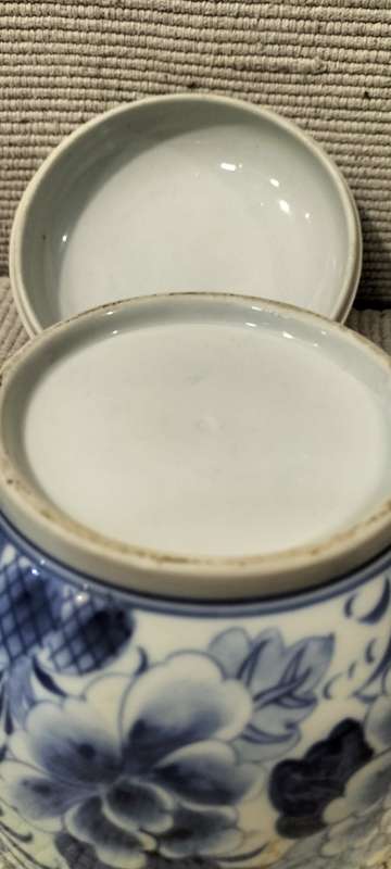 Magnificent Glazed Porcelain Lidded Ginger Jar