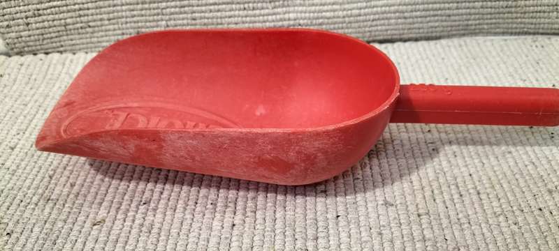 A Superb Vintage Expert's Choice Huge 250g Scoop