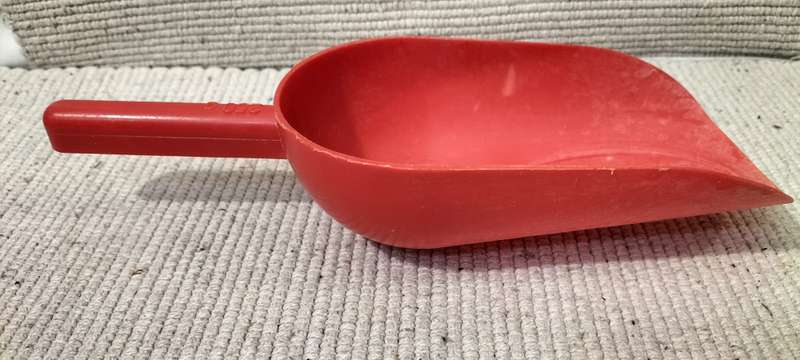 A Superb Vintage Expert's Choice Huge 250g Scoop