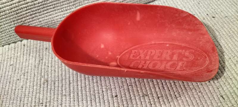A Superb Vintage Expert's Choice Huge 250g Scoop