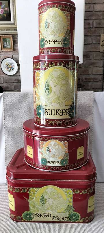 A Magnificent Very Rare 8 Pieces Vintage Circa 1970 Bradlows Kitchen Collection Tin Storage Set.