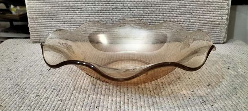 Magnificent Circa 1950 Jeannette Iridescent Floragold Louise Large Ruffled Rim Serving Bowl