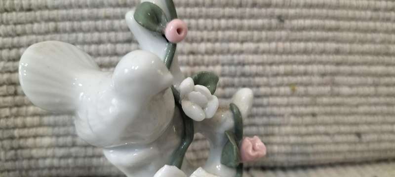 Pair of Beautiful Vintage Glazed Porcelain Doves