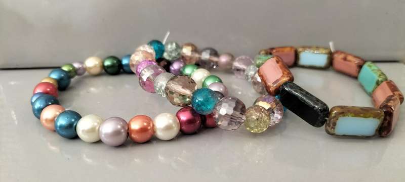 Stunning Quality Set of 3 Crystal/Glass Stretch Bracelets. (Nr12)