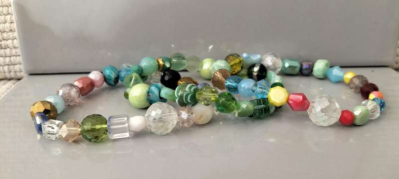 Stunning Quality Set of 3 Crystal/Glass Stretch Bracelets. (Nr16)