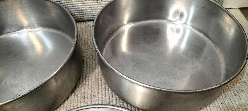 Set of 2 Vintage Aluminium Baking Tins and 1 Bottom