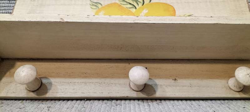 Aged Look Kitchen Cloth Hanger/Shelf.