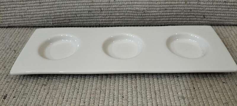 Beautiful White Glazed Ceramic 3 Place T-light Candle Holder