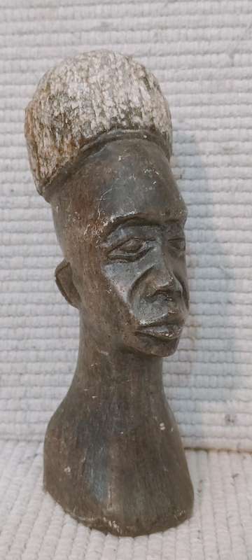 A Magnificent 560grams African Stone Carving Bust.