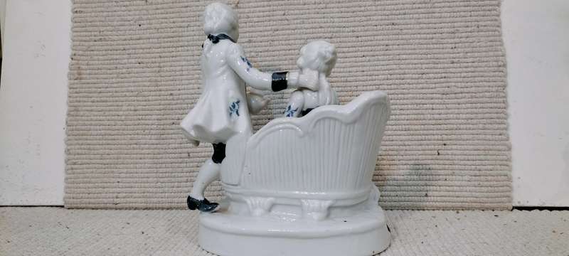 Stunning Vintage French Colonial Blue Rococo Baroque Porcelain Couple