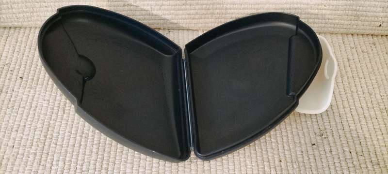 Rare Tupperware Hinged Oyster Travel Container (For Beauty Products etc)