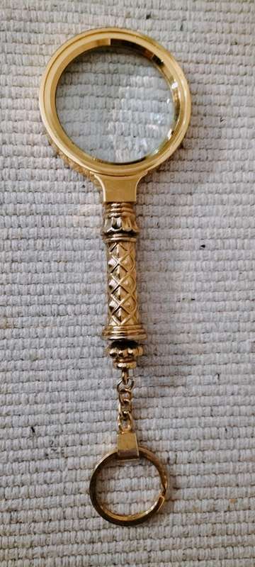 Heavy Gold Tone Vintage Magnifying Glass