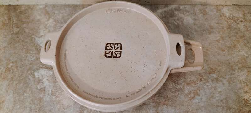 Small Lidded Litton Ware Microwave, Conventional and Convection Oven Dish