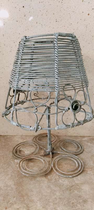 Superb Aged Look Garden Lamp Decoration