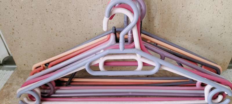 Pack of 10 Quality Plastic Hangers. Purple/Pink Mix. (Set 6)