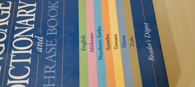 7 Language South African Multi Dictionary and Phrase Book - Reader's Digest. Hard Cover. 2000